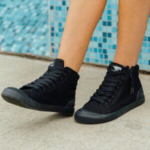 Rocket Dog Jazzin All Black High Top Sneaker